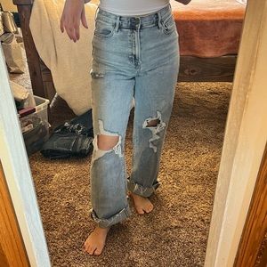 Hidden wide leg distressed jeans size 27